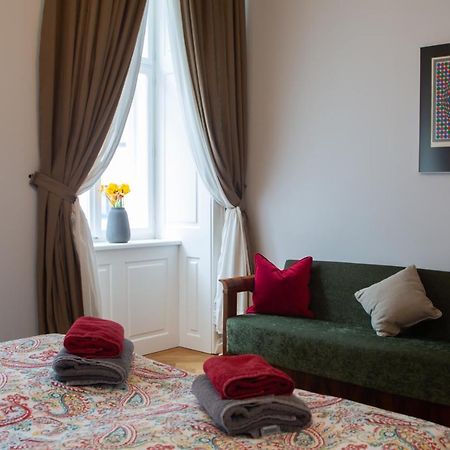 Stilvolles Apartment In Zentraler Lage Виена Екстериор снимка