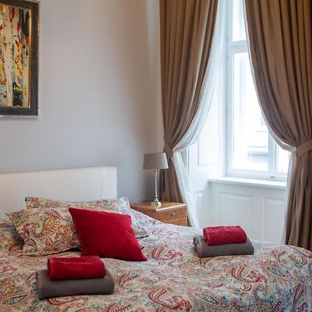 Stilvolles Apartment In Zentraler Lage Виена Екстериор снимка
