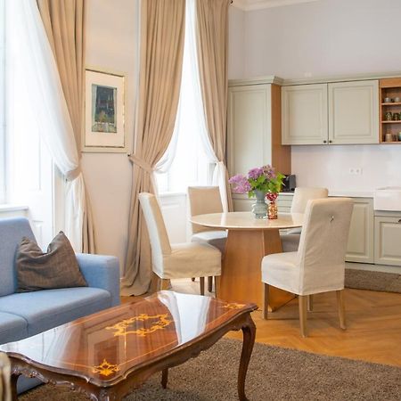 Stilvolles Apartment In Zentraler Lage Виена Екстериор снимка