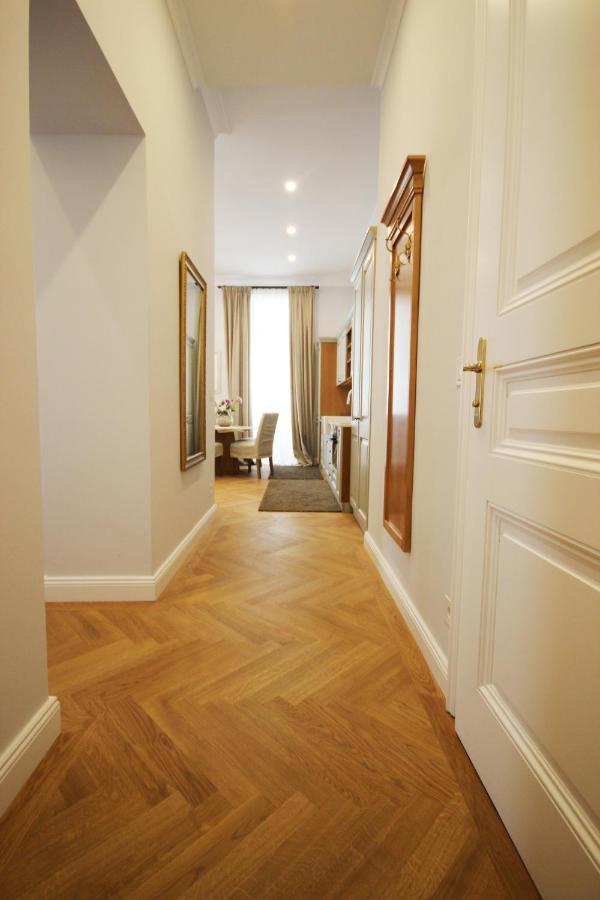 Stilvolles Apartment In Zentraler Lage Виена Екстериор снимка