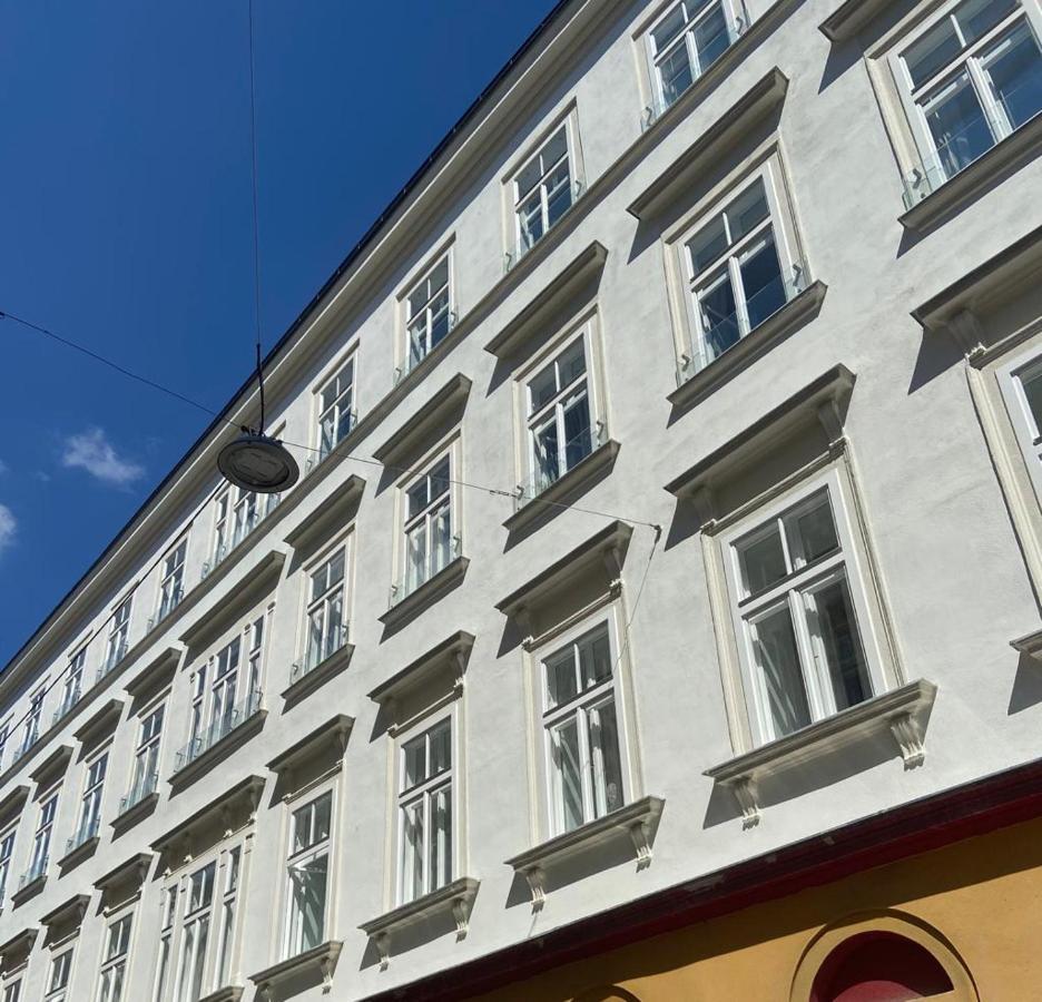 Stilvolles Apartment In Zentraler Lage Виена Екстериор снимка