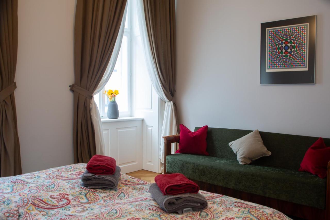 Stilvolles Apartment In Zentraler Lage Виена Екстериор снимка
