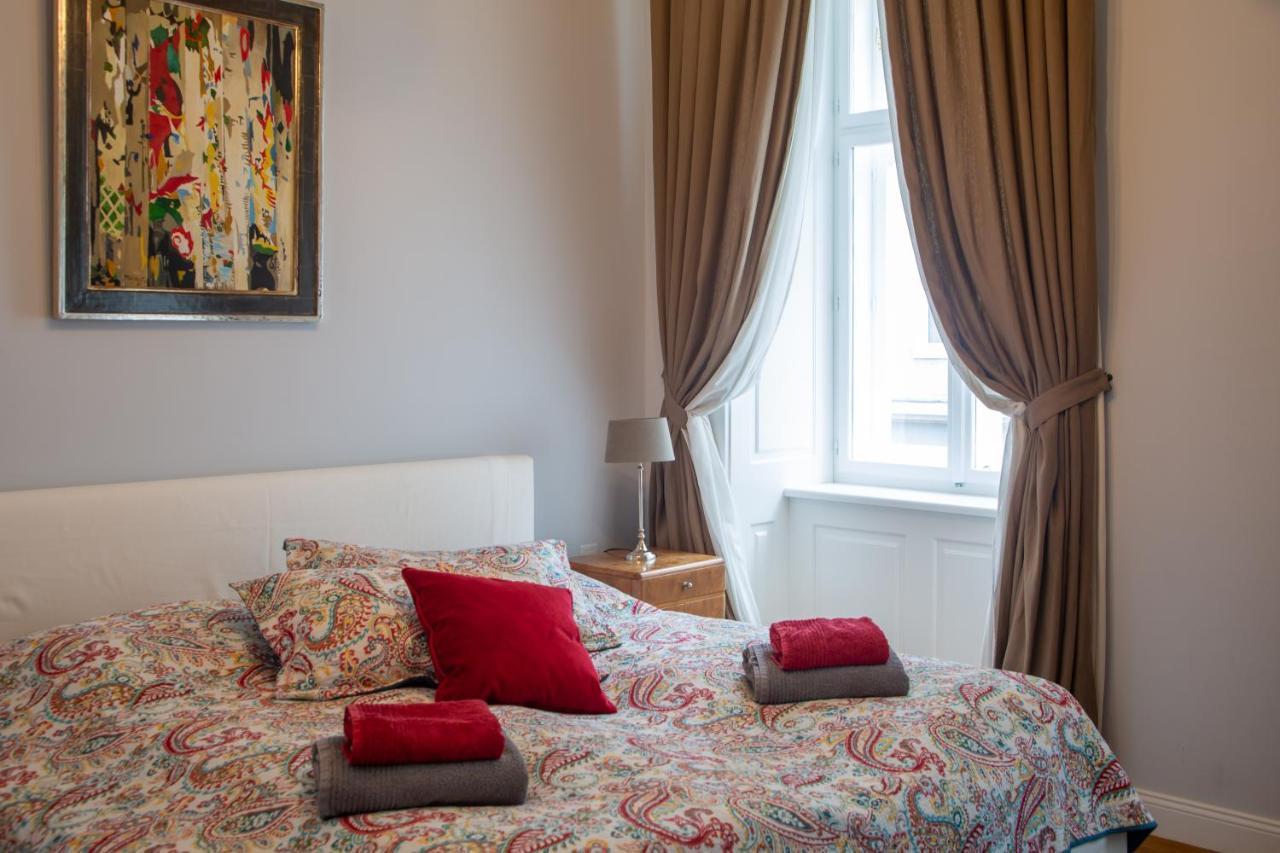 Stilvolles Apartment In Zentraler Lage Виена Екстериор снимка