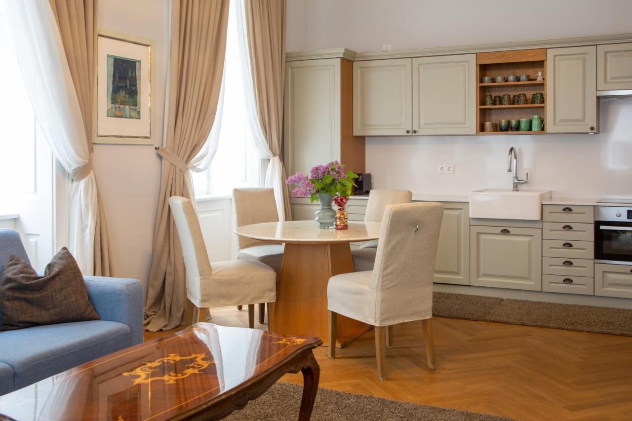 Stilvolles Apartment In Zentraler Lage Виена Екстериор снимка